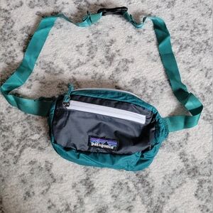 NWOT Patagonia Teal Ultralight Hip Pack